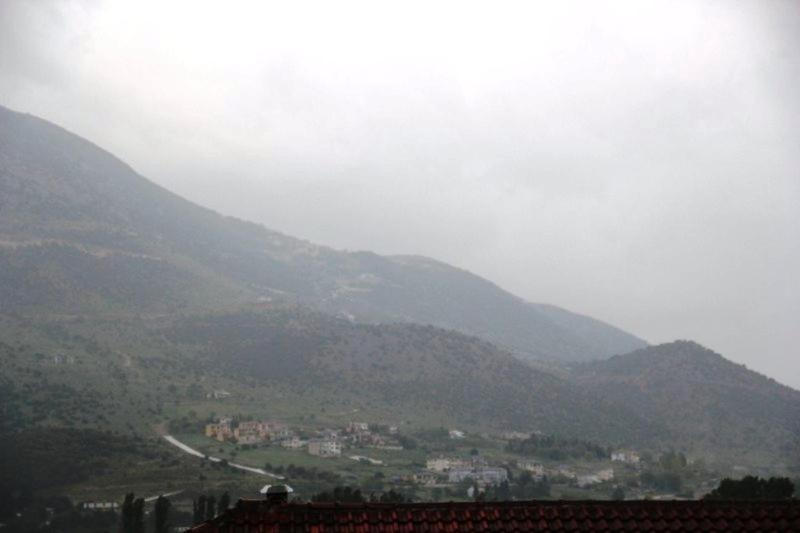 Stis Kyra - Vasilikis Appartement Ioannina Buitenkant foto