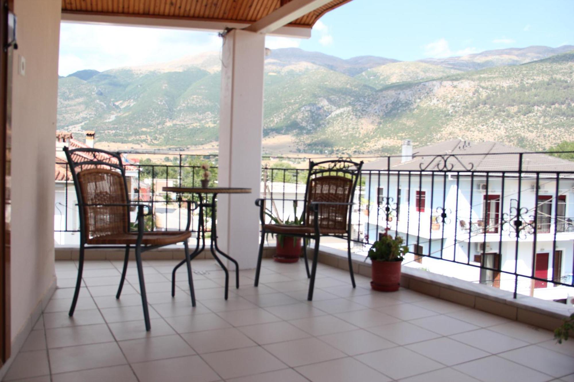 Stis Kyra - Vasilikis Appartement Ioannina Buitenkant foto